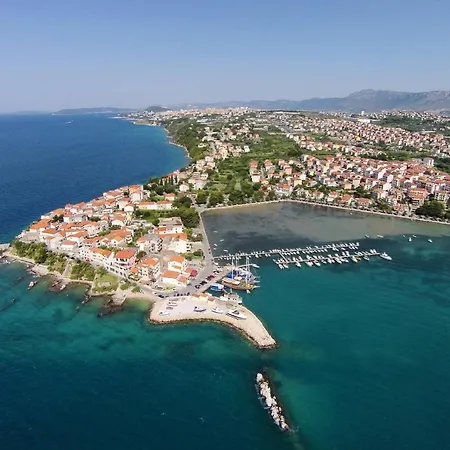 Apartment With A Parking Space Stobrec, - 21820 Split
